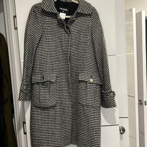 CHANEL coat, size 36